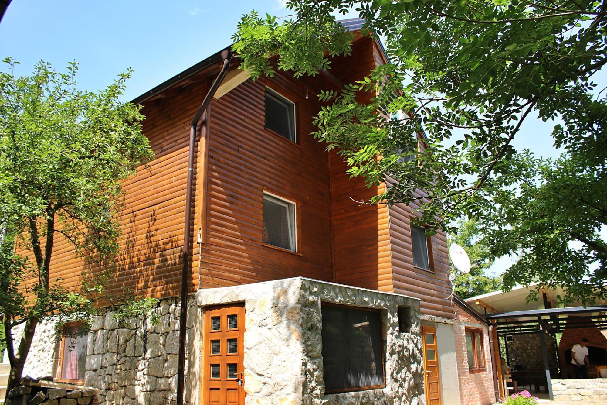 Domacinstvo Na Kraju Svijeta Casa de hóspedes Sipovo Exterior foto
